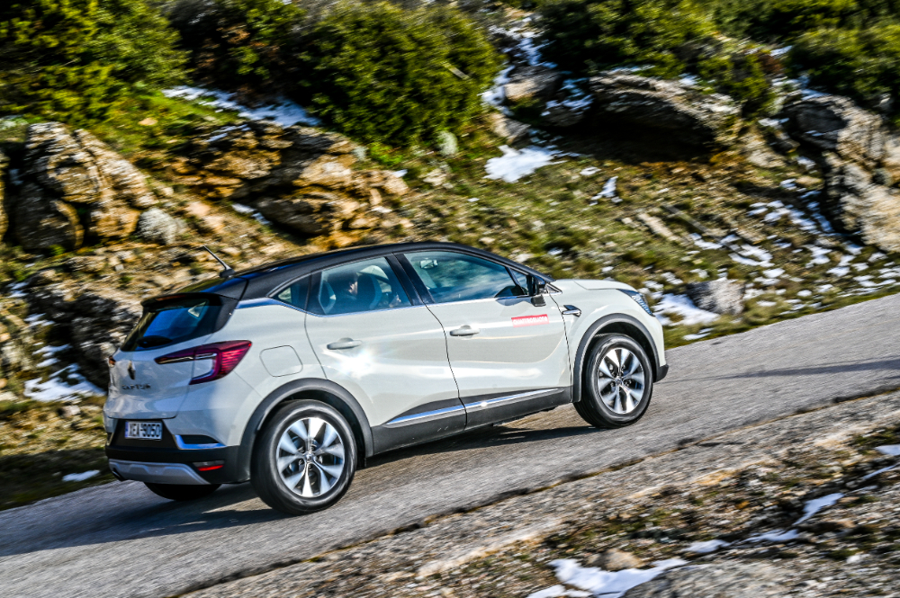 Renault Captur Vs Toyota Yaris Cross: Αισθητικής το Ανάγνωσμα ...