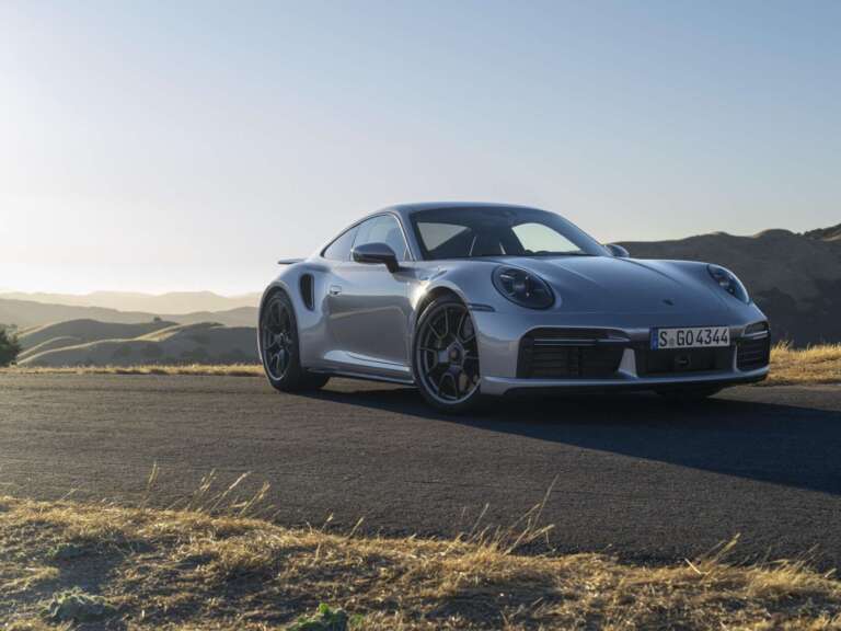 i-porsche-911-turbo-svinei-50-kerakia-me-mia-yperochi-epeteiaki-ekdosi-726992