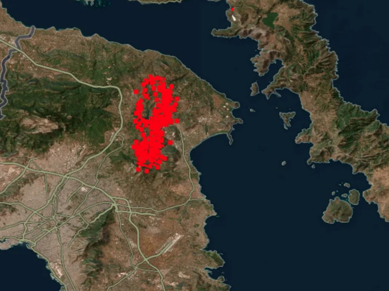 fotia-stin-attiki-pyrino-metopo-30-chiliometron-machi-me-tis-floges-se-penteli-anatoli-kai-grammatiko-726482